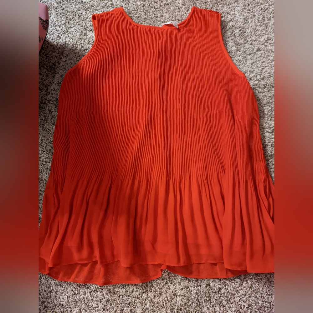 5/$20 Ladies beautiful cherry red blouse